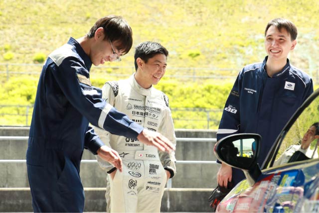 東京スバルレーシング　シェイクダウン