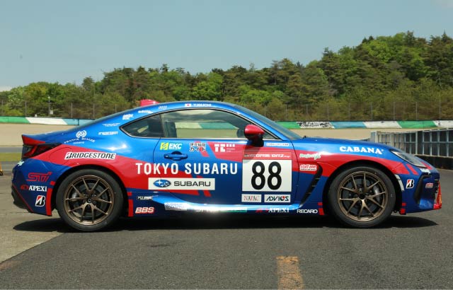 競技用モデル「SUBARU BRZ　Cup Car Basic」をベースにオリジナルのラッピングを施したレースカー